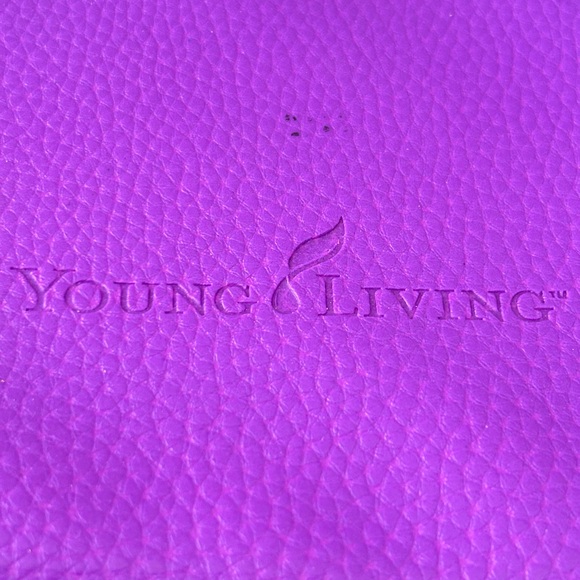 Young Living Essential Oil Travel Case Purple - Picture 3 of 7